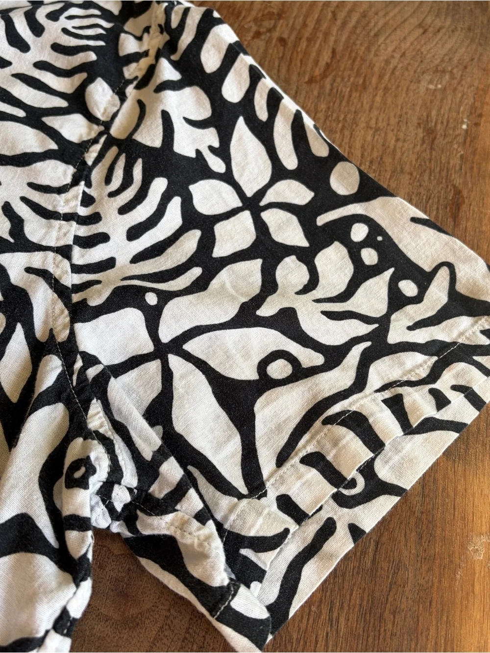 GAP Black & White Patterned Linen collared Shirt XL - Men's